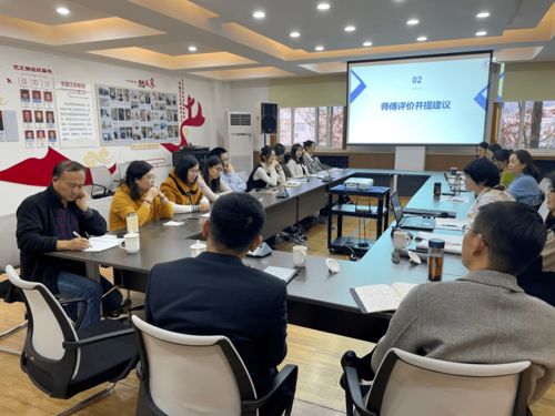 教育集团 青岛二中外语发研室联合院士港校区开展 青年教师发展会