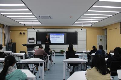 对外经济贸易大学崔启亮教授应邀为外语学院师生作专题讲座