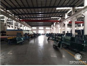 李抒航先生与顾端青先生实地考察青鹰已并购项目 上海德联玻璃厂